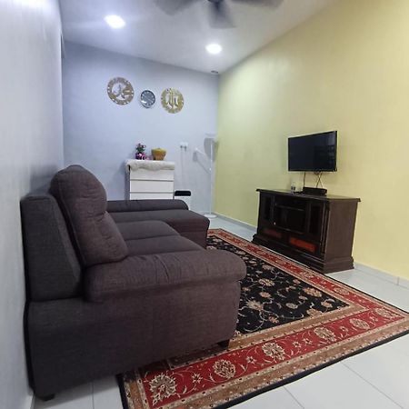Ebnur Homestay Arau Extérieur photo