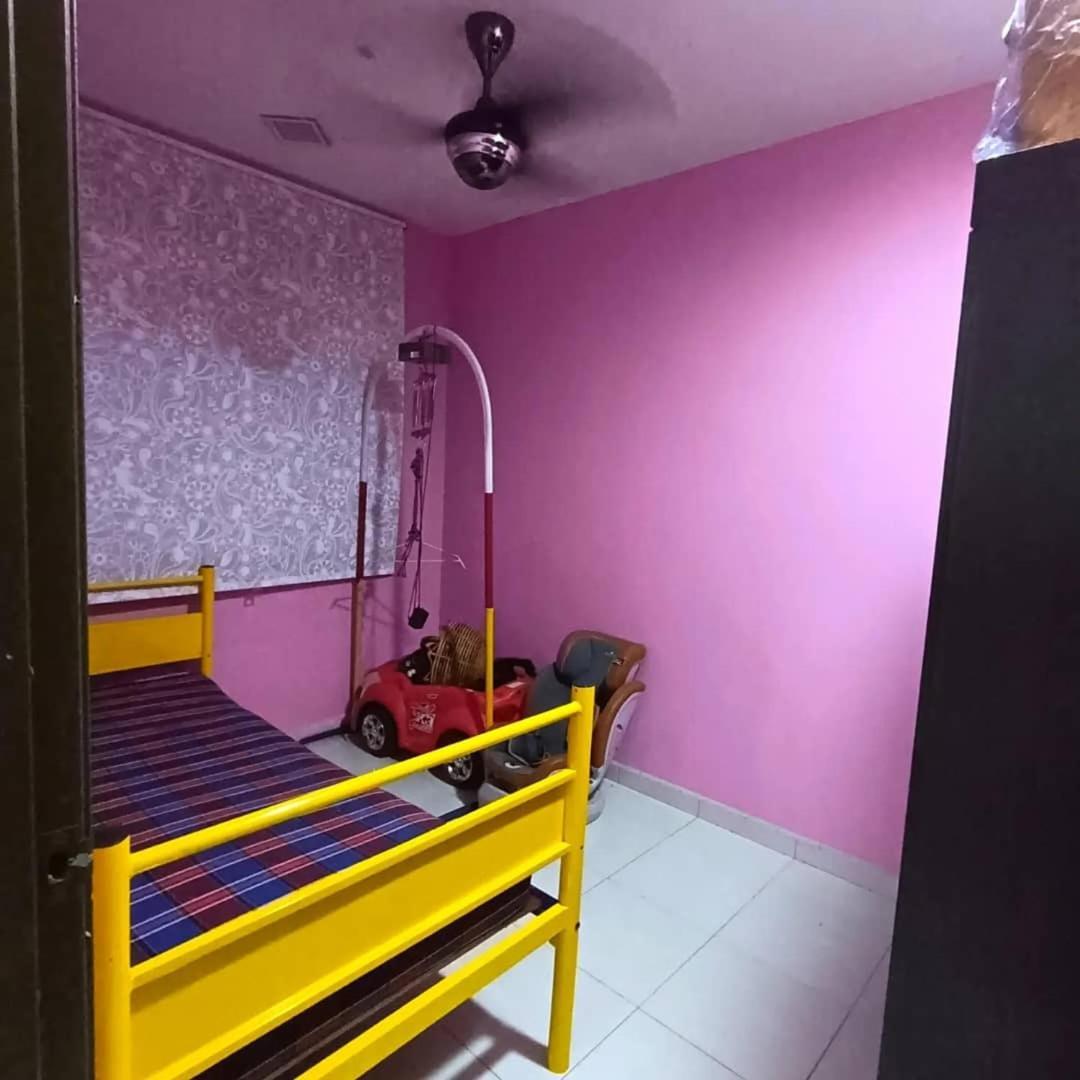 Ebnur Homestay Arau Extérieur photo