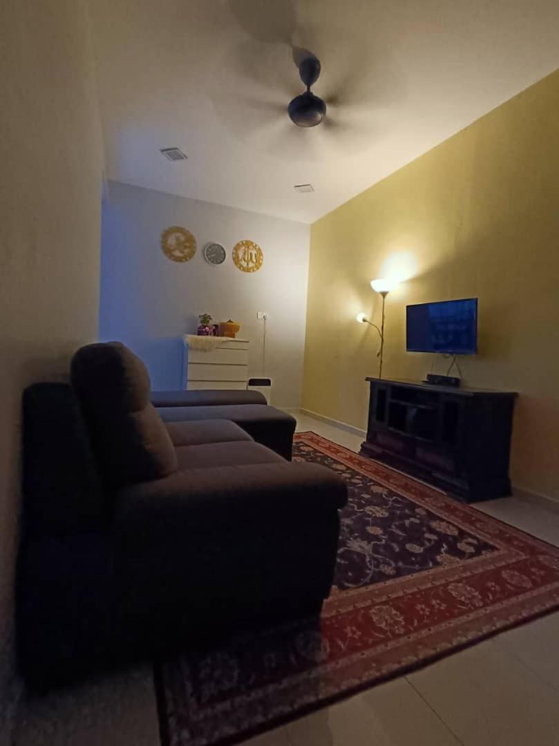 Ebnur Homestay Arau Extérieur photo
