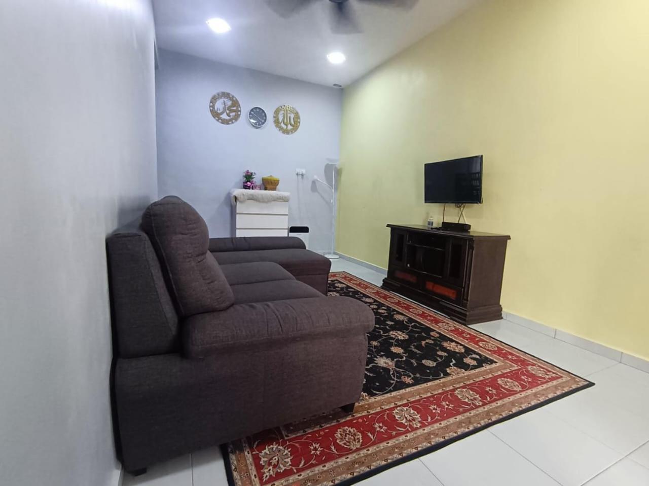 Ebnur Homestay Arau Extérieur photo