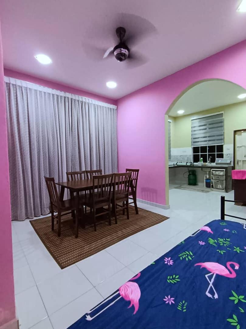 Ebnur Homestay Arau Extérieur photo
